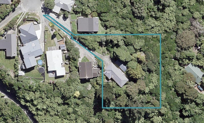 11 Martin Grove, Normandale, Lower Hutt - Carousel 1