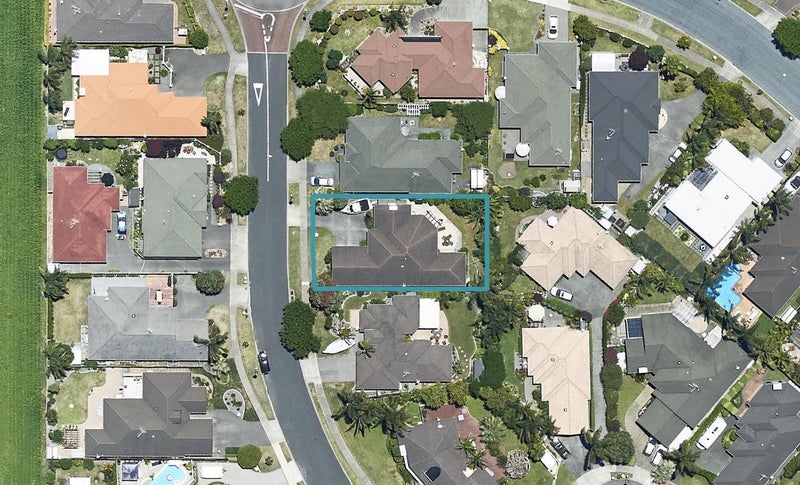 5 St Heliers Place, Papamoa Beach, Papamoa - Carousel 1