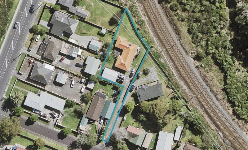 6 Benita Place, Sunnyvale, Auckland - Carousel 1
