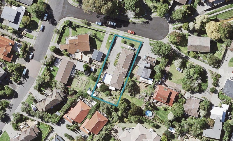 1/4 Celina Place, Browns Bay, Auckland - Carousel 1