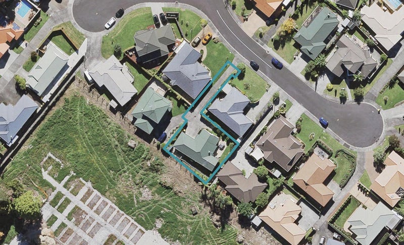 15 Heversham Place, Glendene, Auckland - Carousel 1