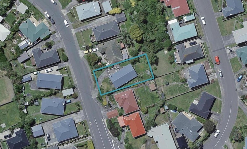 50 Kenmore Street, Newlands, Wellington - Carousel 1