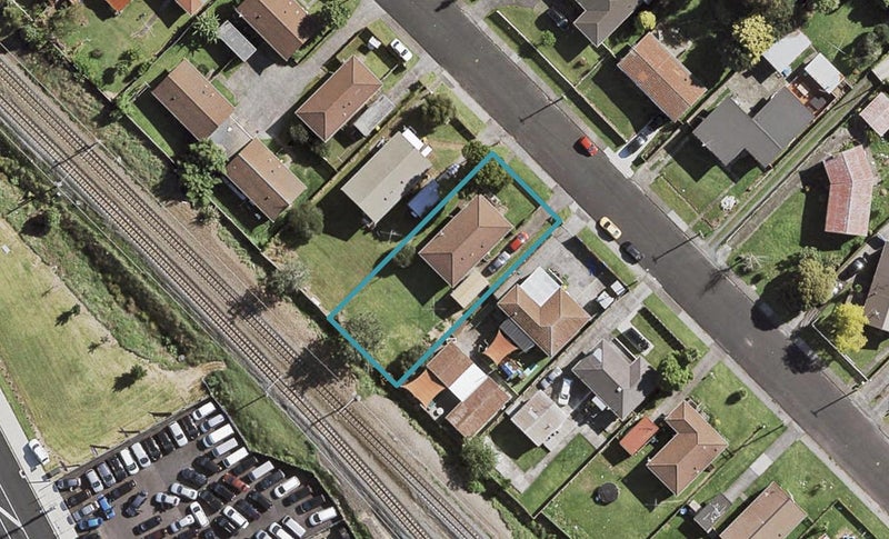 23 Ferguson Street, Manurewa East, Auckland - Carousel 1