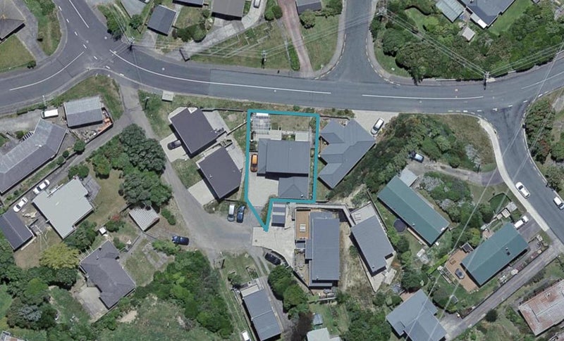 108 Glanmire Road, Newlands, Wellington - Carousel 1