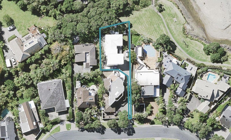 16 Whitby Crescent, Mairangi Bay, Auckland - Carousel 1