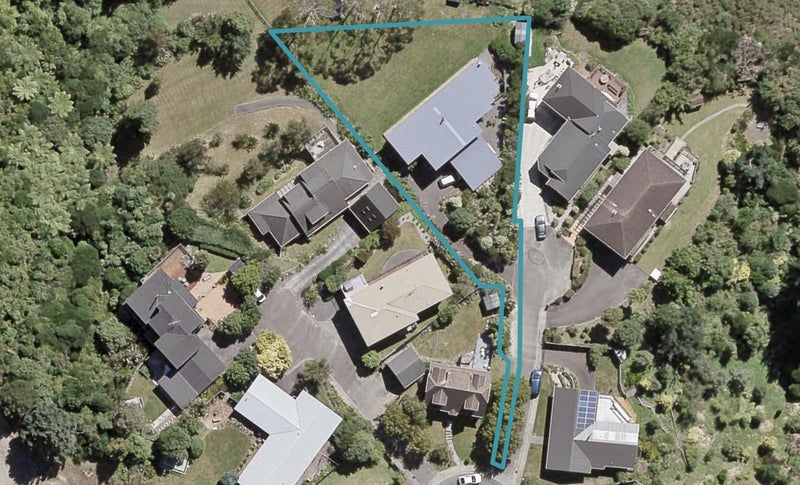 13 Plantagenet Grove, Kingsley Heights, Upper Hutt - Carousel 1
