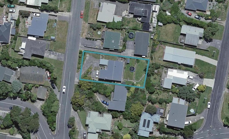6 Chapman Street, Newlands, Wellington - Carousel 1