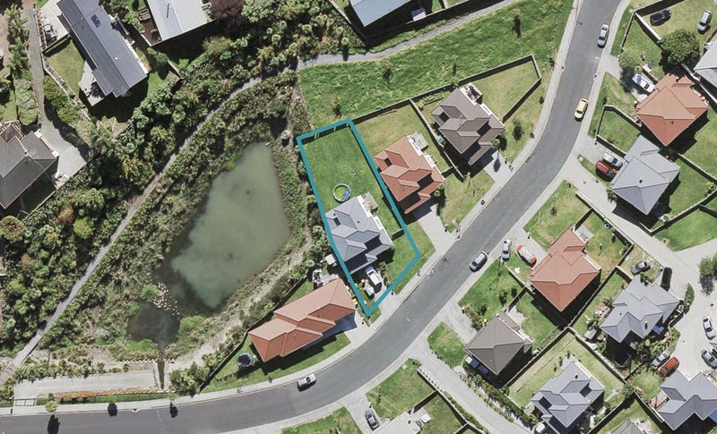 61 Claverdon Drive, Massey, Auckland - Carousel 1