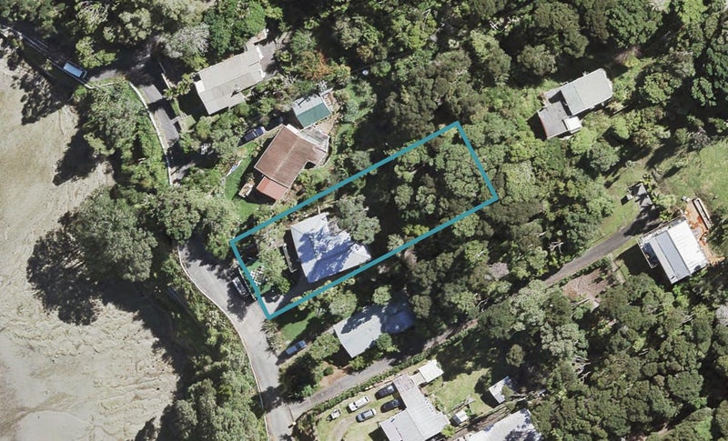 8 Aydon Road, Titirangi, Auckland - Carousel 1