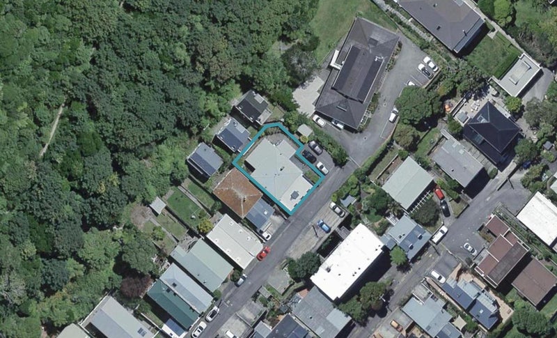 13 Upper Lewisville Terrace, Thorndon, Wellington - Carousel 1
