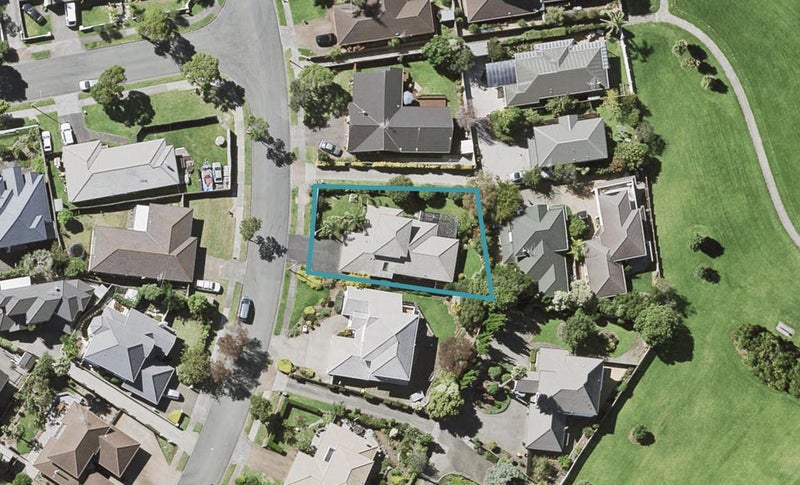 102 Simmental Crescent, Somerville, Manukau - Carousel 1
