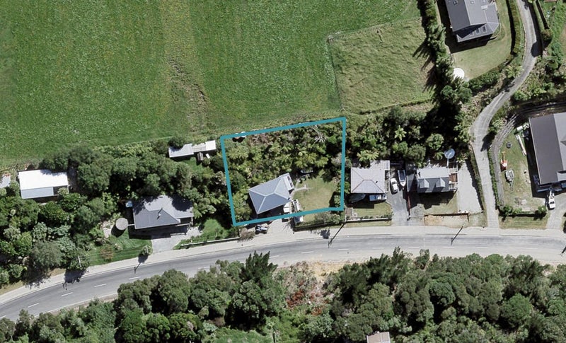 10 Shelly Beach Road, Helensville - Carousel 1