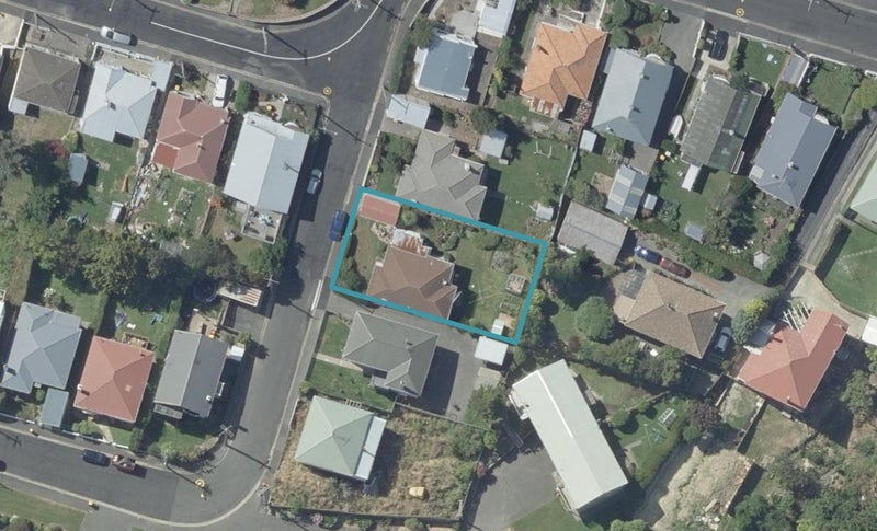 8 Renfrew Street, Balaclava, Dunedin - Carousel 1