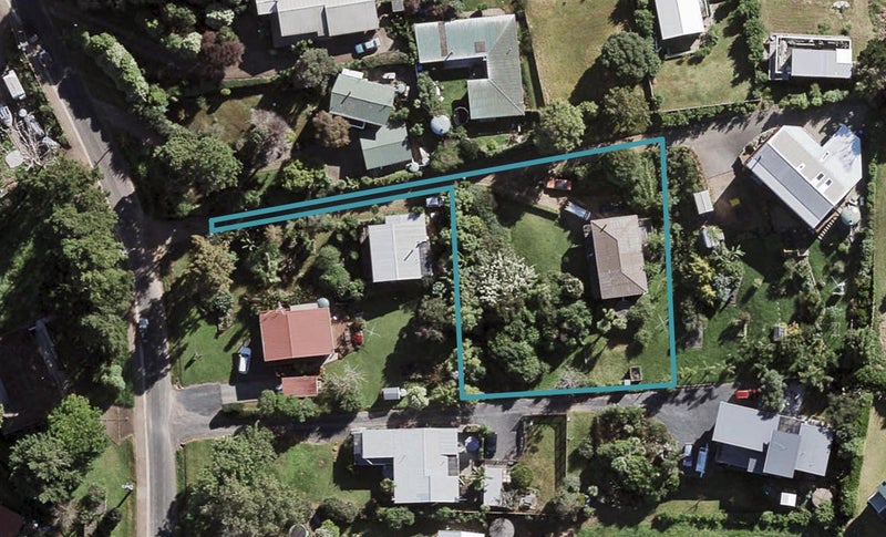 10 Natzka Road, Ostend, Waiheke Island - Carousel 1