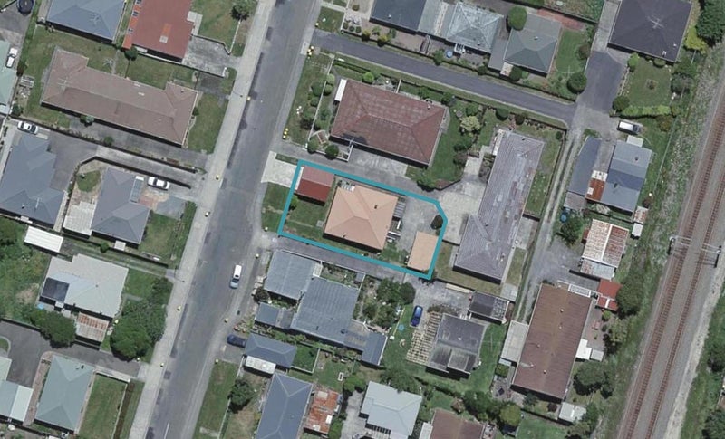 8 Beauchamp Street, Tawa, Wellington - Carousel 1