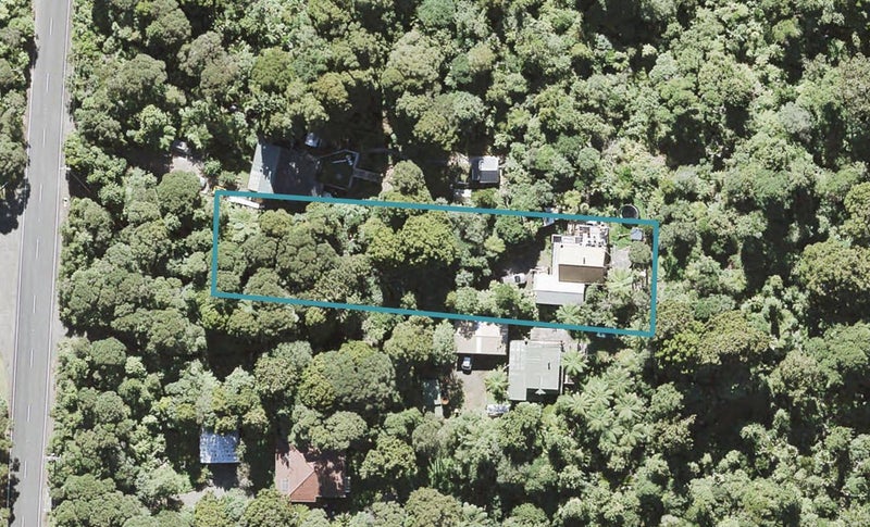 695 Scenic Drive, Henderson Valley, Auckland - Carousel 1