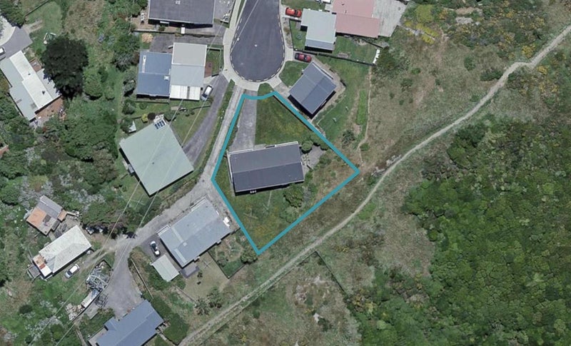 45A Edgecombe Street, Newlands, Wellington - Carousel 1