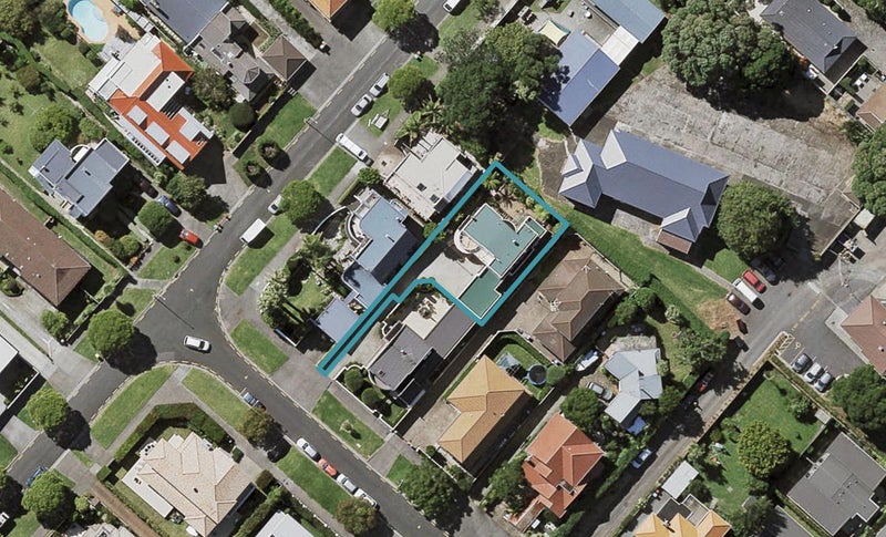 2 Ngaio Street, Orakei, Auckland - Carousel 1