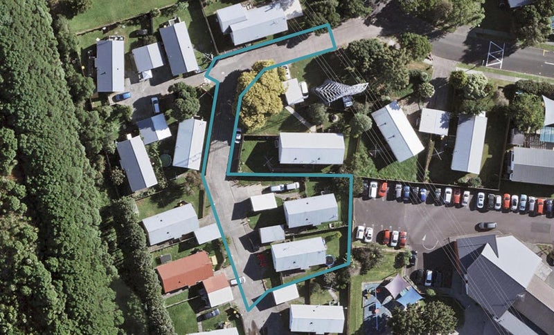 10 Keri Anne Place, Goodwood Heights, Auckland - Carousel 1