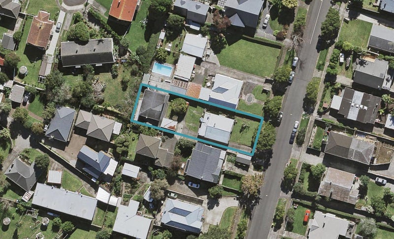 2/18 Athens Road, Onehunga, Auckland - Carousel 1