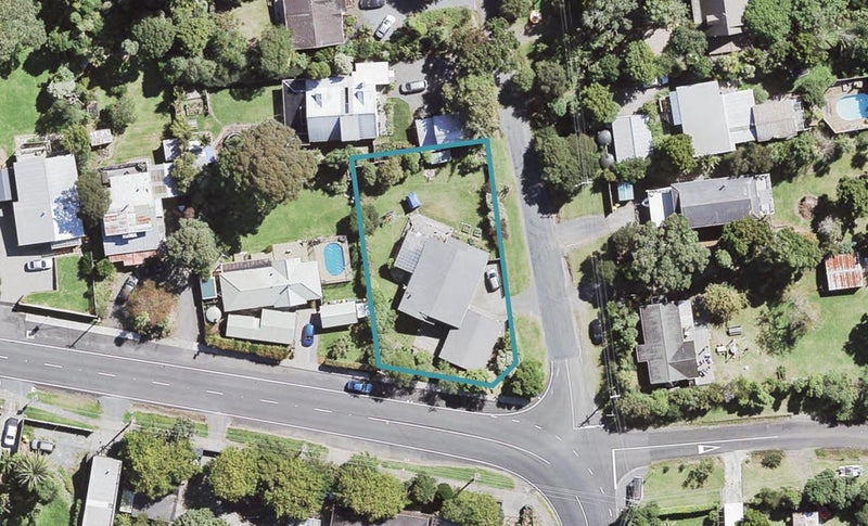 3 Tane Road, Laingholm, Auckland - Carousel 1