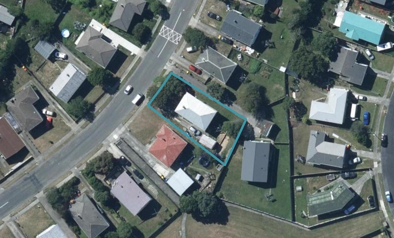 24 Desert Gold Street, Ascot Park, Porirua - Carousel 1
