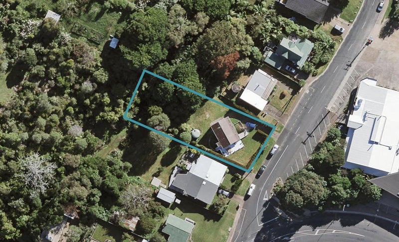 3 Korora Road, Oneroa, Waiheke Island - Carousel 1