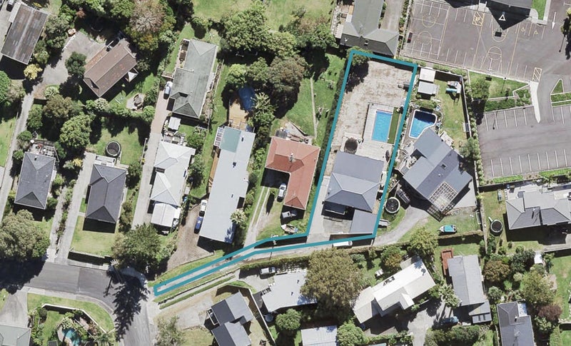 7 Mayall Avenue, Beach Haven, Auckland - Carousel 1