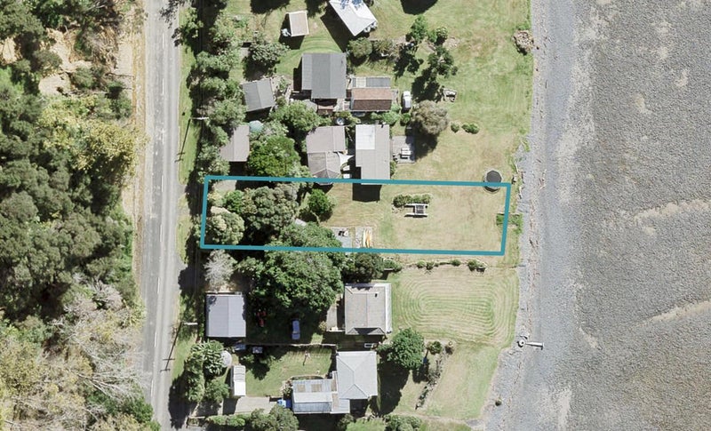 1868 East Coast Road, WHAKATIWAI, MIRANDA - Carousel 1