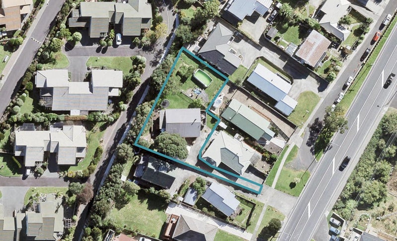 926 East Coast Road, Northcross, Auckland - Carousel 1