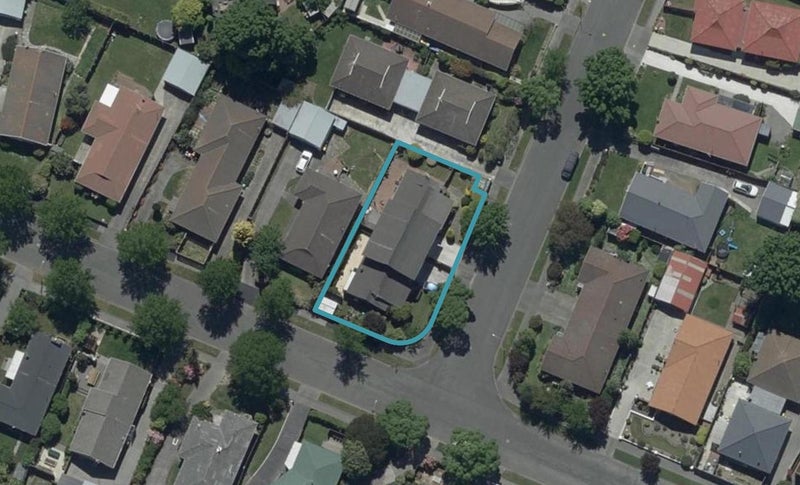 1/1 Karnak Crescent, Russley, Christchurch - Carousel 1