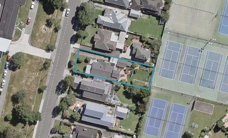 16 Kauri Street, Woburn, Lower Hutt - Carousel 1