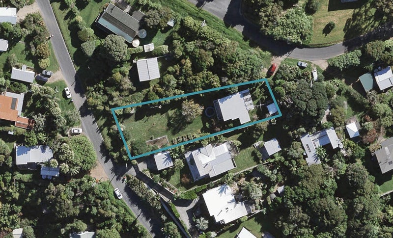 40 Kiwi Street, Oneroa, Waiheke Island - Carousel 1