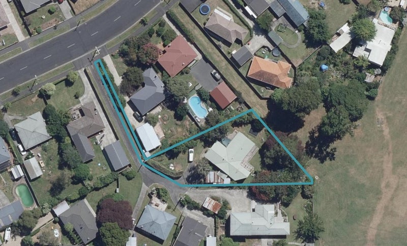 12 Edinburgh Road, Hillcrest, Hamilton - Carousel 1