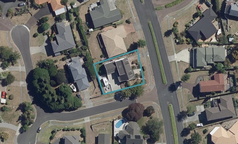 2 Sunny Dale, Western Heights, Hamilton - Carousel 1