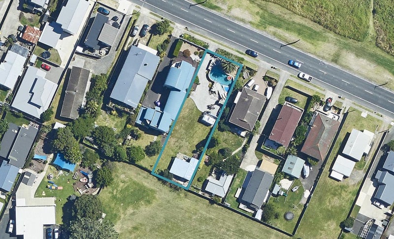 862 Papamoa Beach Road, Papamoa Beach, Papamoa - Carousel 1