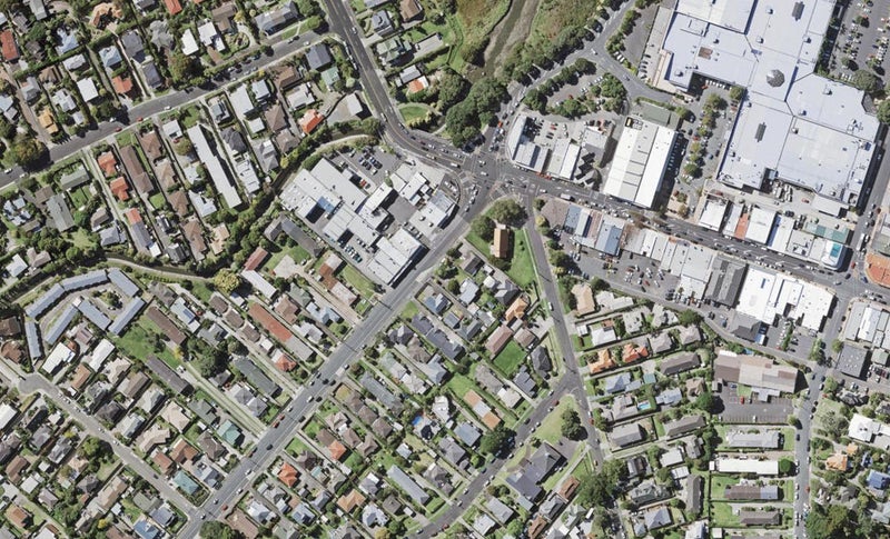 1/6 Shakespeare Road, Milford, Auckland - Carousel 1