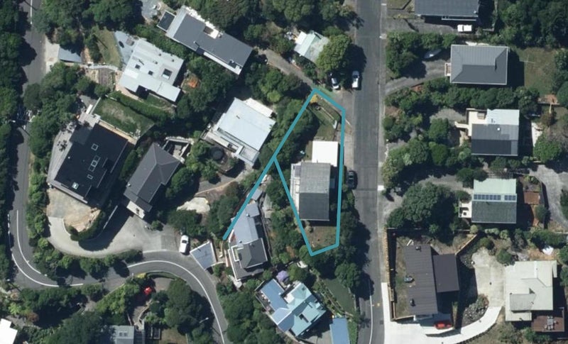 11 The Track, Plimmerton, Porirua - Carousel 1