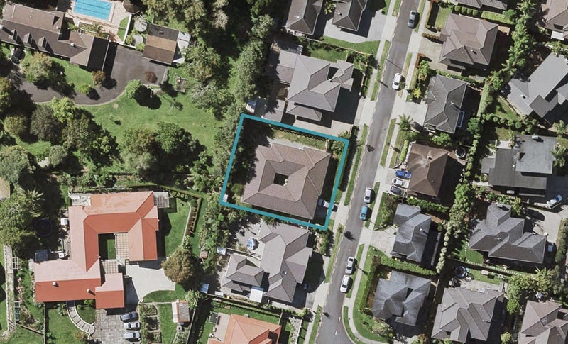 30 Gibbston Crescent, Flat Bush, Auckland - Carousel 1
