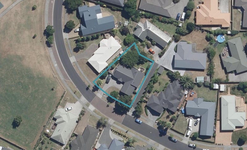 49 Waiwherowhero Drive, St Andrews, Hamilton - Carousel 1