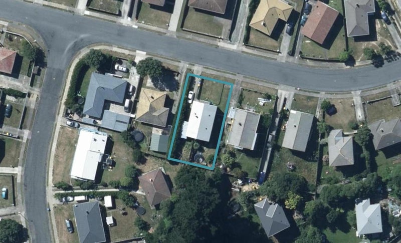 33 Beauzami Crescent, Ascot Park, Porirua - Carousel 1
