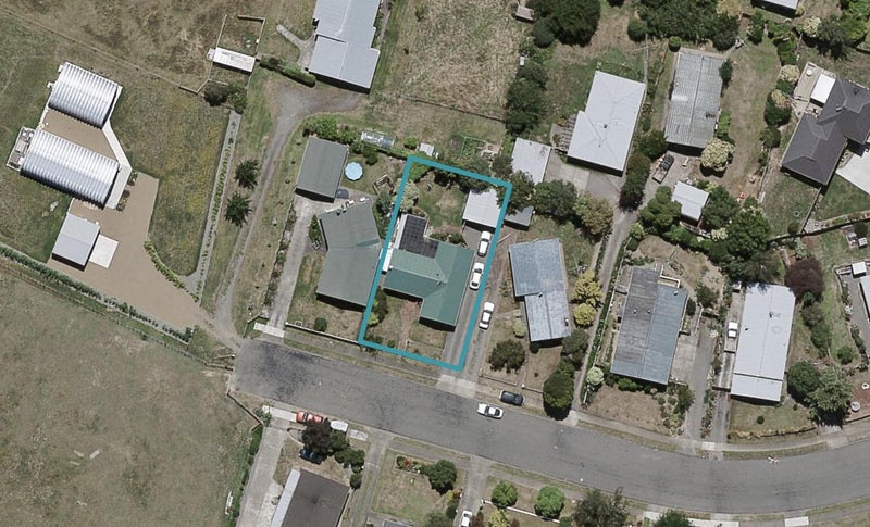 24 Leeton Drive, Waipukurau, Waipukurau - Carousel 1