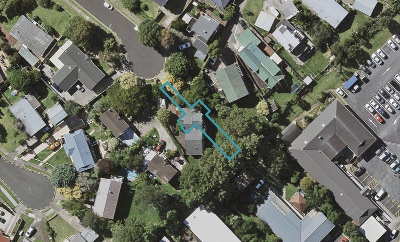 8D Tahinga Street, Northcote, Auckland - Carousel 1