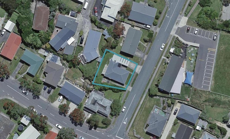 3 Padnell Crescent, Paparangi, Wellington - Carousel 1
