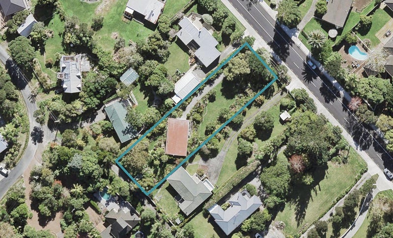 25 Tauhinu Road, Greenhithe, Auckland - Carousel 1