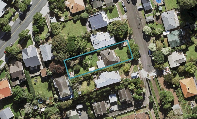 13 Ruarangi Road, Mount Albert, Auckland - Carousel 1