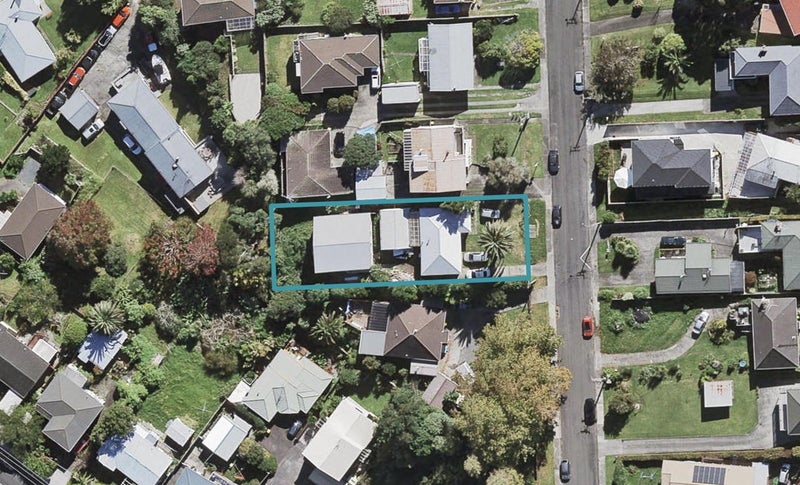 6 Sunnyfield Crescent, Glenfield, Auckland - Carousel 1