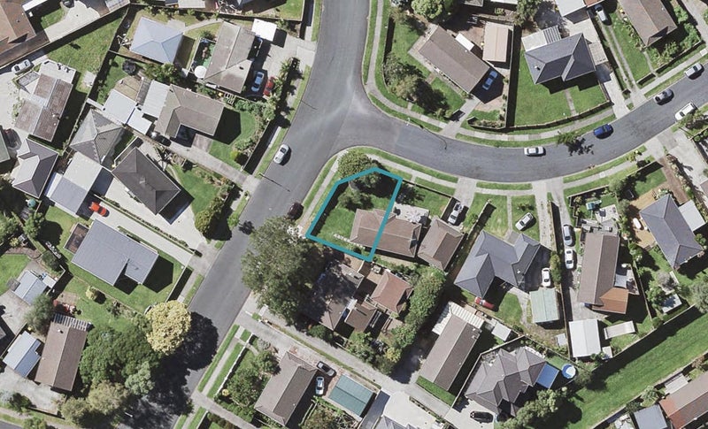 17 Fiesta Drive, Half Moon Bay, Auckland - Carousel 1
