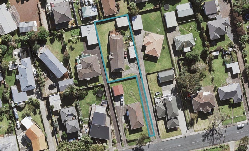 72 Taylor Road, Mangere Bridge, Auckland - Carousel 1
