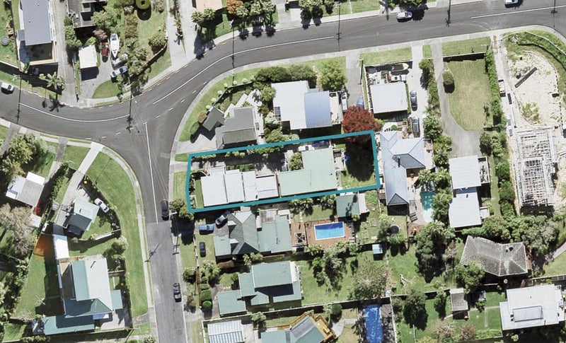1/2 Salem Place, Torbay, Auckland - Carousel 1